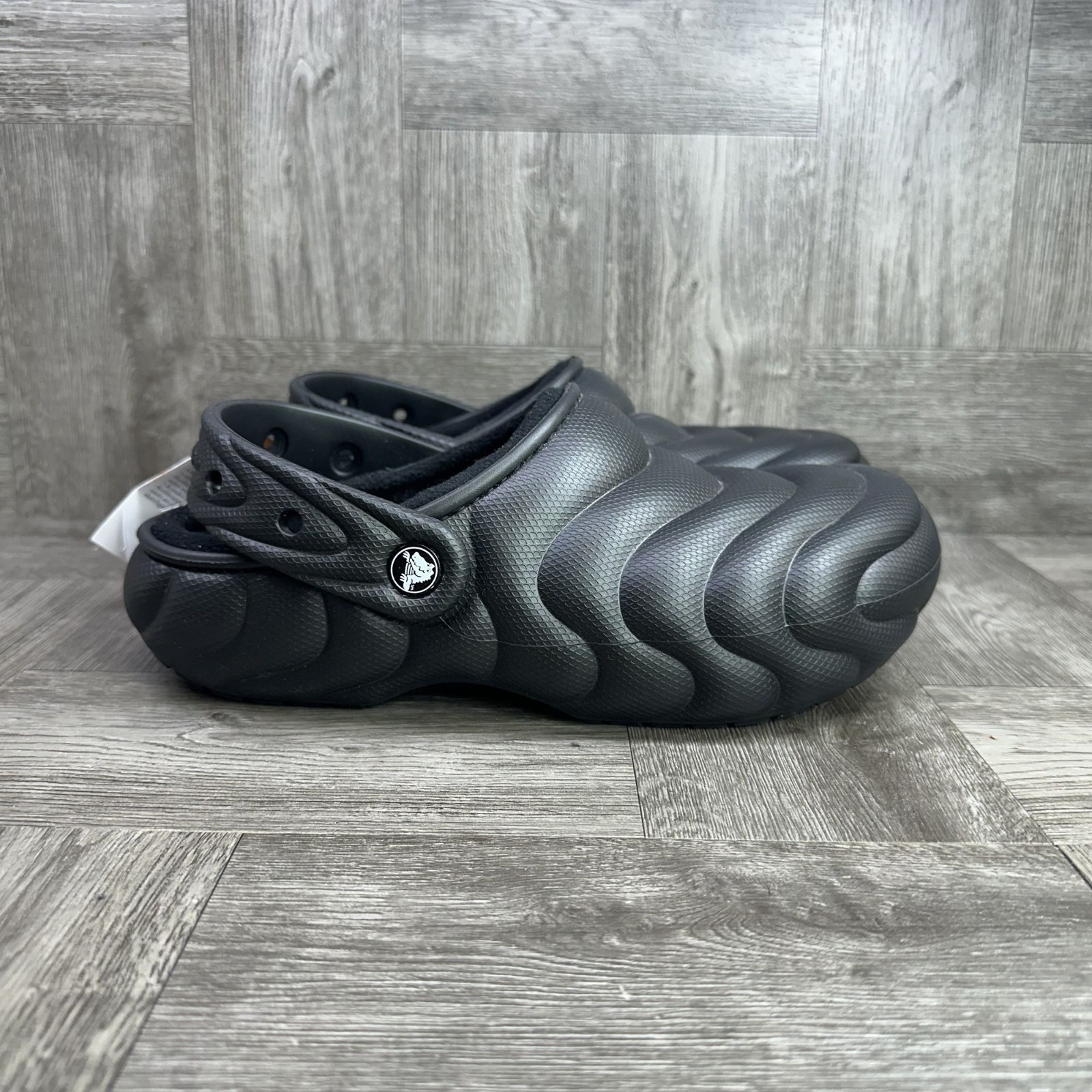 CROCS Lined Overpuff Women's size 10 Black Clogs