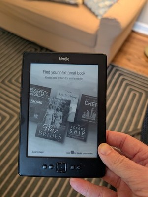Amazon Kindle 4th Gen (D01100) - 6'' E-Ink Display - Physical Buttons - Black