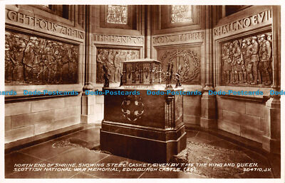 R125325 North End of Shrine zeigt Stahlschatulle gegeben von T. M. S. The King und