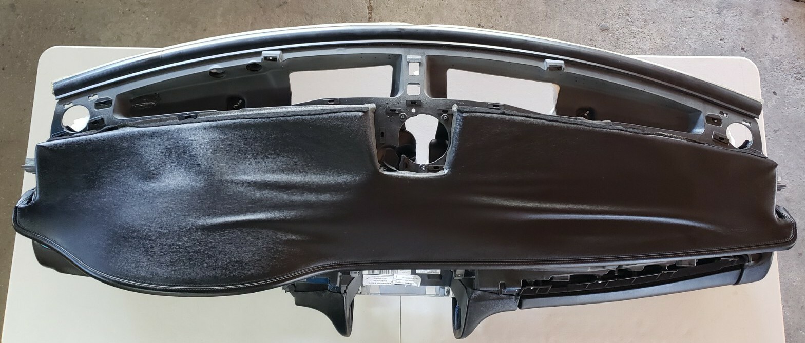 2014-17 Maserati Quattroporte Genuine Dashboard Dash Pad (NO SHIPPING)