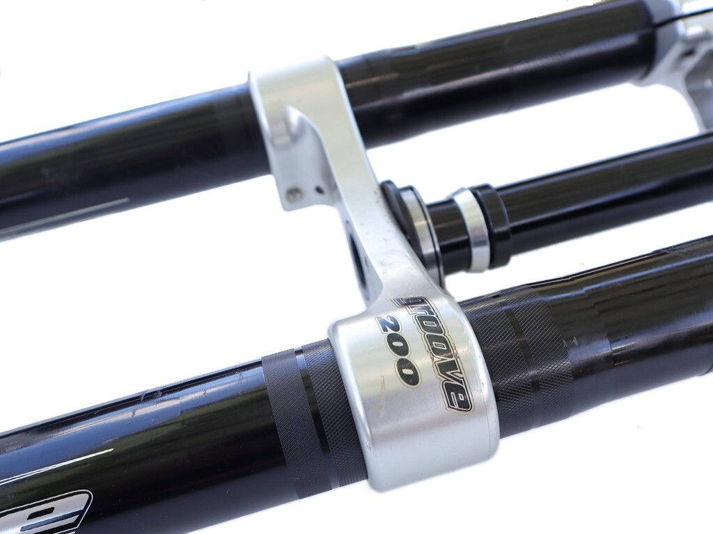 Vintage White Brothers Groove 200 Suspension Fork 20mm Thru axle