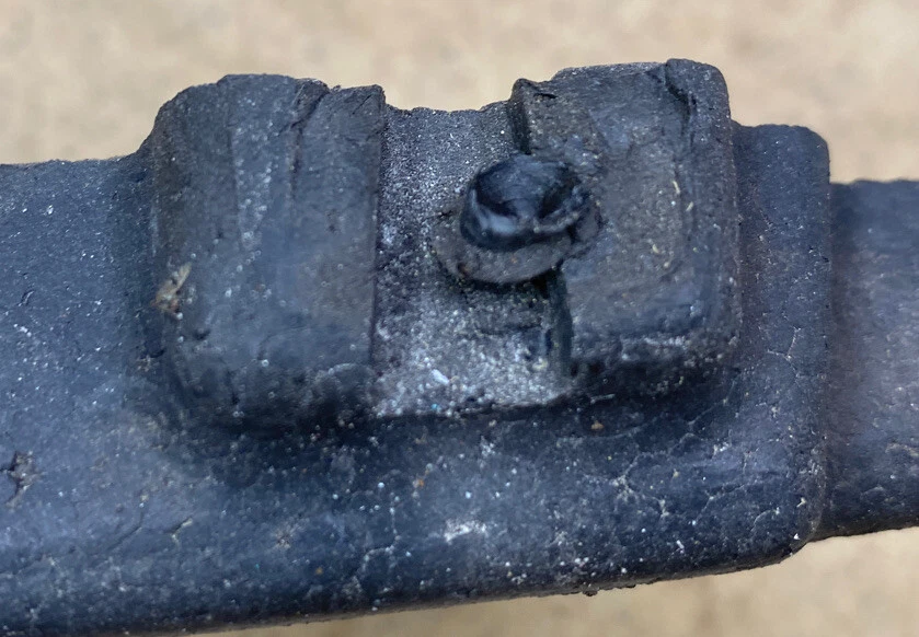 Нижний амортизатор заднего бампера 2008-2010 Cadillac CTS 25866112 GM от оригинального производителя * - Изображение 4 из 4