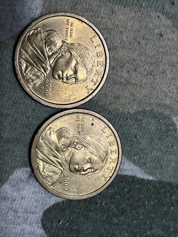 Lot Of 2 “$1 Sacagawea 2000 P  And Sacagawea 2000D Golden Dollar “