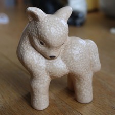 SYLVAC LAMB Model 1659 in Stone colourway.