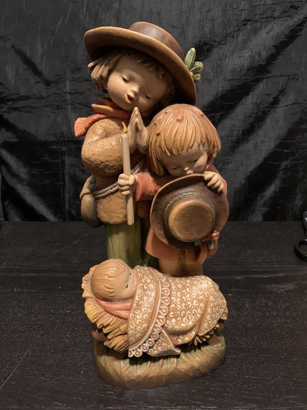 Anri Figurine Christmas statue Adoration of Christ  by Ferrandiz 12”