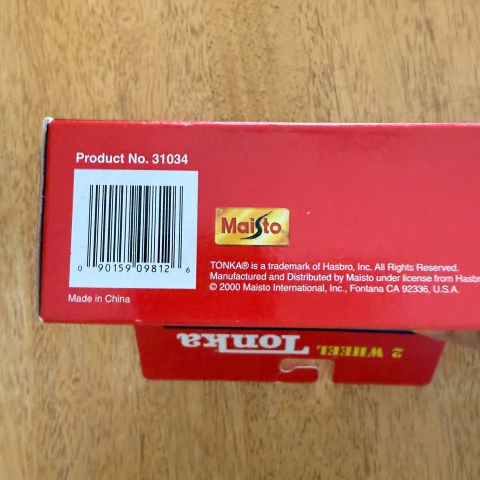 NEW Maisto 2-Wheel Tonka Triumph RS 955i 1/18 Diecast Metal Motorcycle Series 2 - Image 3 of 3