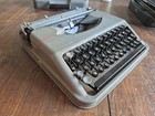 Machine à écrire Hermès Baby (1953) – Icône du design nomade