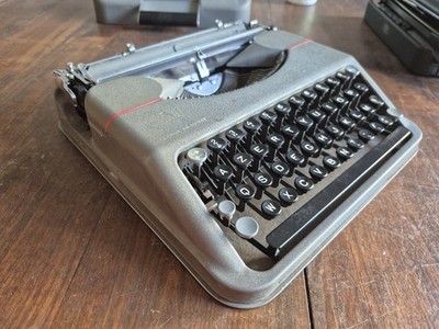 Hermès Baby Schreibmaschine (1953) - Ikone des nomadischen Designs