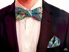 New Pre-tied Adjustable Men's Bow Tie Paisley Blue White Yellow Bow Tie Hanky