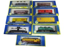 AHM HO Scale Train Lot 9   RS-2 Loco, Box Cars, Tankers, Reefers   Boxed - VTG
