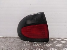 RÜCKLEUCHTE AUßEN LINKS / 1722085 FÜR RENAULT MEGANE I BERLINA HATCHBACK BA0 1