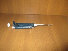 GILSON PIPETMAN P20, 1 CHANNEL PIPETTE, 2-20uL, PART#P-20, USED IN GREAT SHAPE