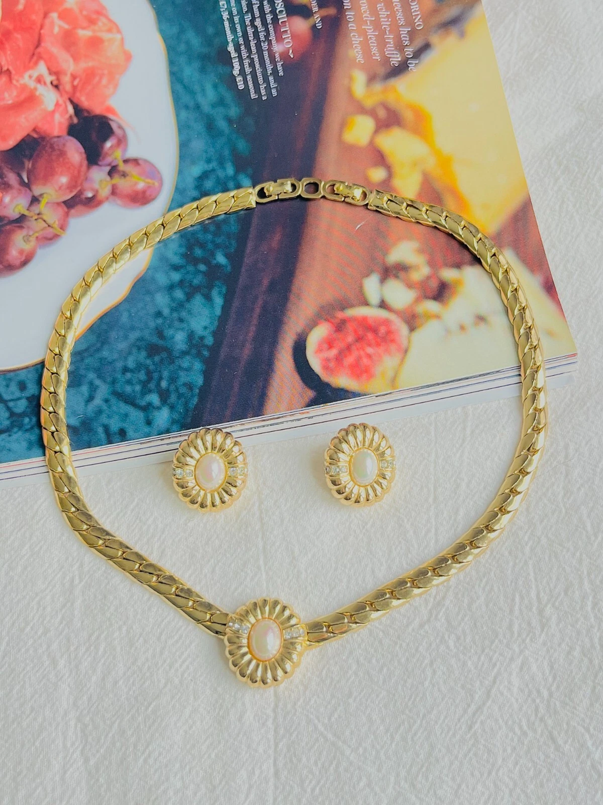 Collier boucles d'oreilles Christian Dior vintage années 80 ovales fleurs perles cristaux