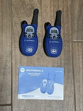 Motorola Talkabout T5400 2 way radio Walkie Talkie Set turns on