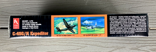 HOBBYCRAFT 1/72 WW II BEECHCRAFT C-45G/H W/ CANADIAN MARKINGS MODEL KIT 1357 F/S - Picture 6 of 11