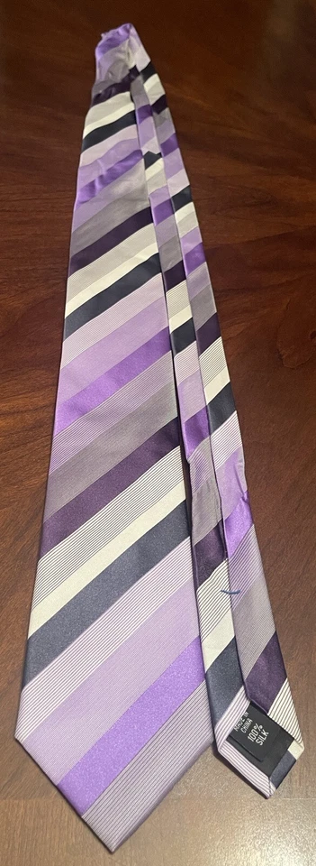 Kenneth Cole Reaction Purple 100% Silk Men’s Neck Tie Made In China - Image 3 of 4