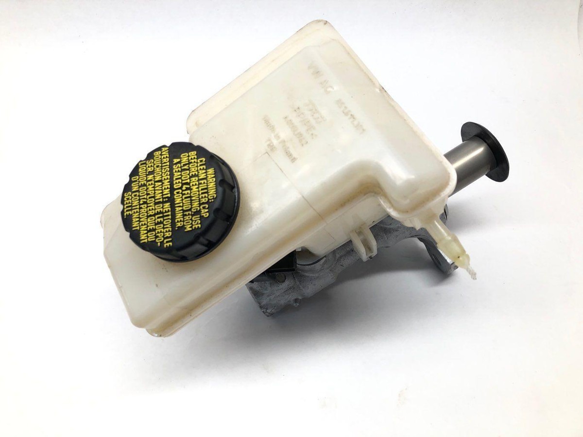 ABS Brake Master Cylinder With Reservoir 8S1611301 Audi RS3 2018 