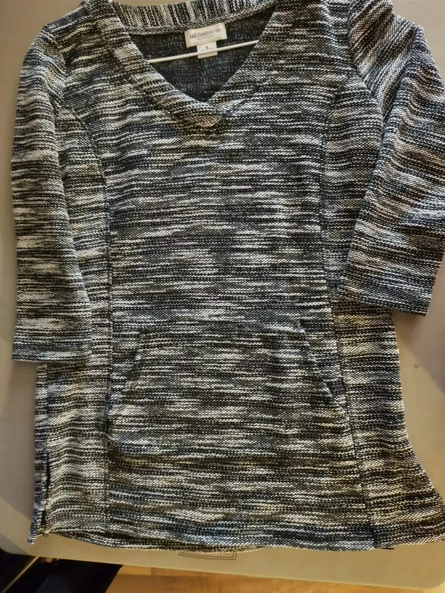 LIZ CLAIBORNE WEEKEND Sweater Top long Tunic V Neck Black and