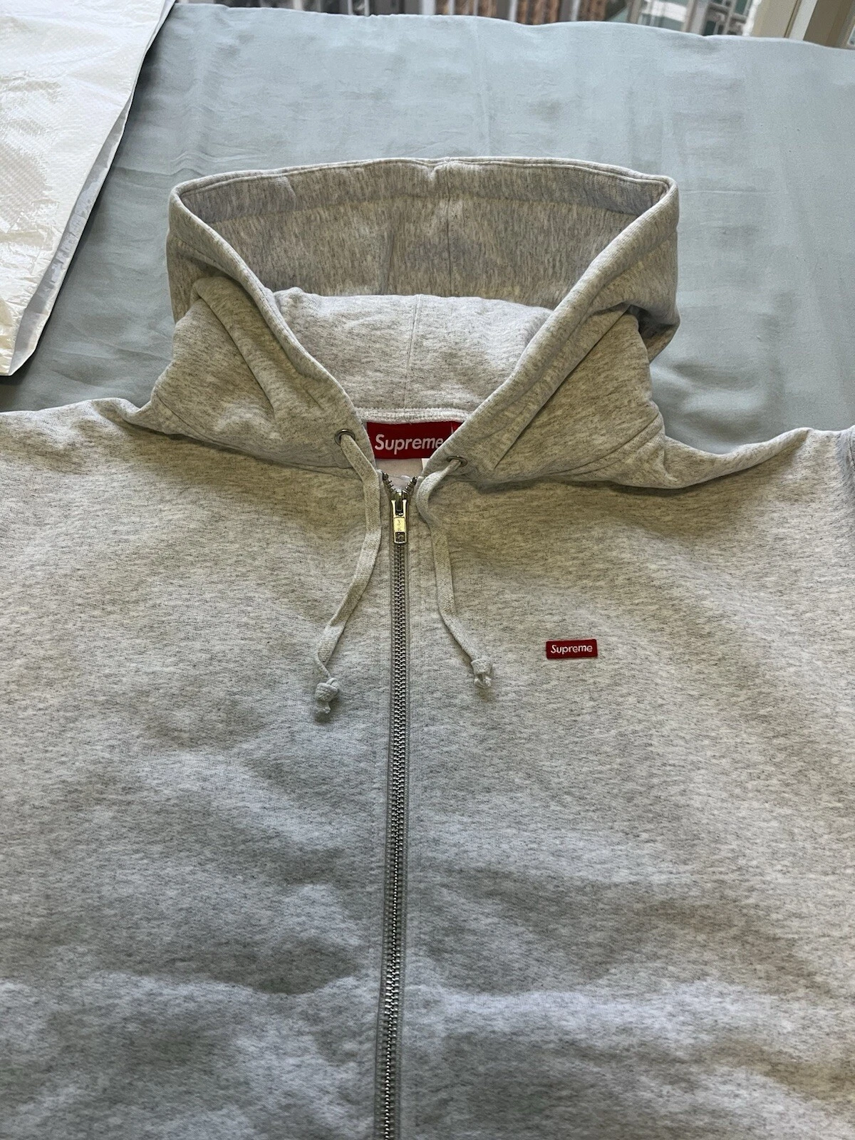 Sweat à capuche homme 100% Taille L Supreme fermeture éclair intégrale neuf + autocollant + sac fourre tout