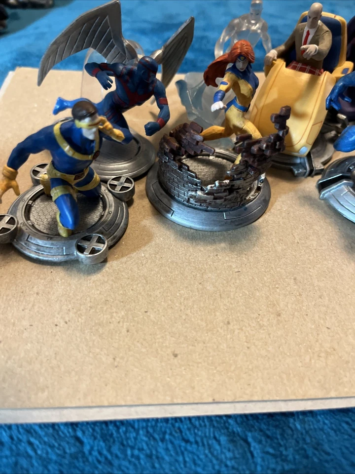 7 estatuetas dos X-Men. 3 pol. de altura. Marvel. 2011. Bons detalhes. Veja fotos. - Imagem 3 de 4