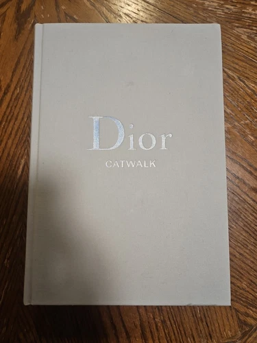 Dior Défilé Les Collections 1947 2017 Yale Press 2017