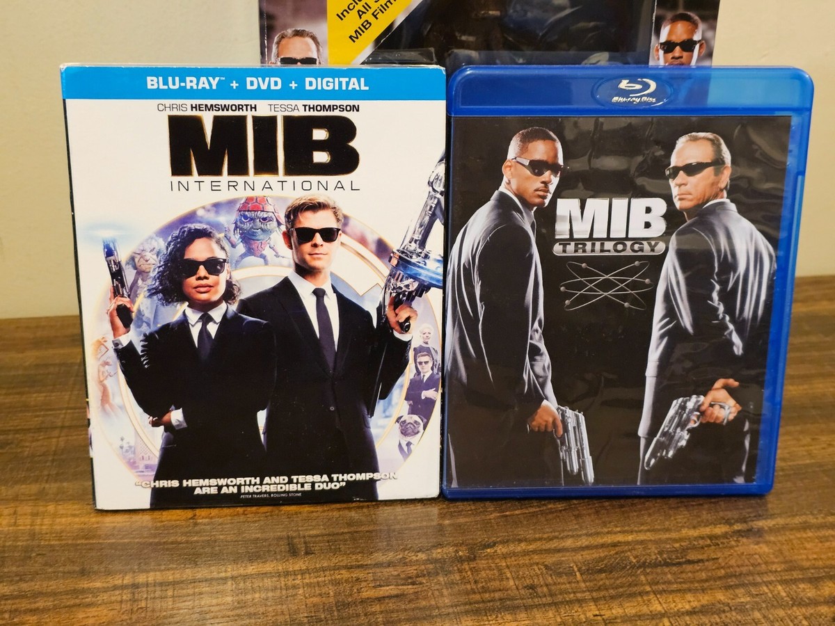 Men in Black Trilogy w/Worm Figurine + Men In Black