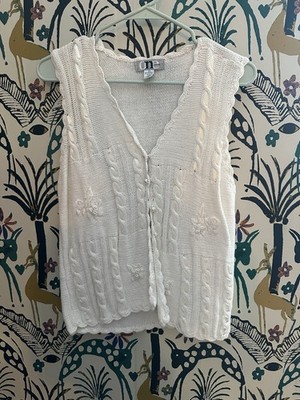 White One Step Up Vest With White Pearls On Flowers Women M