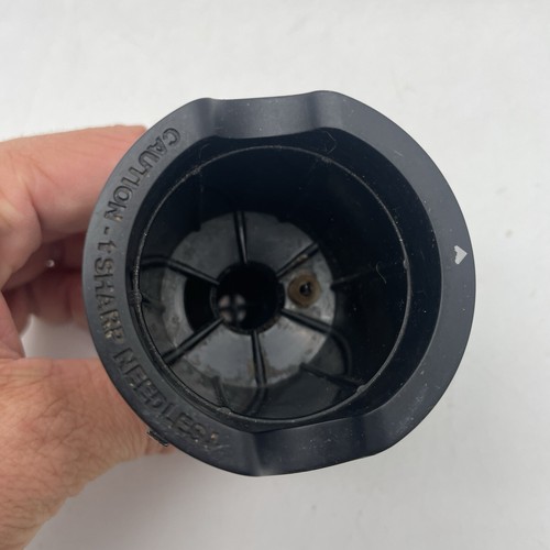 Keurig K60 1.0 o 2.0 OEM Ricambio K-cup Supporto Taglierina Parte con Ago di Uscita - Foto 3 di 3