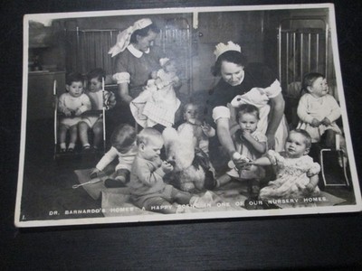 Dr. Barnardos Häuser Postkarte Eine glückliche Szene in einem unserer Kinderhäuser, nicht verschickt