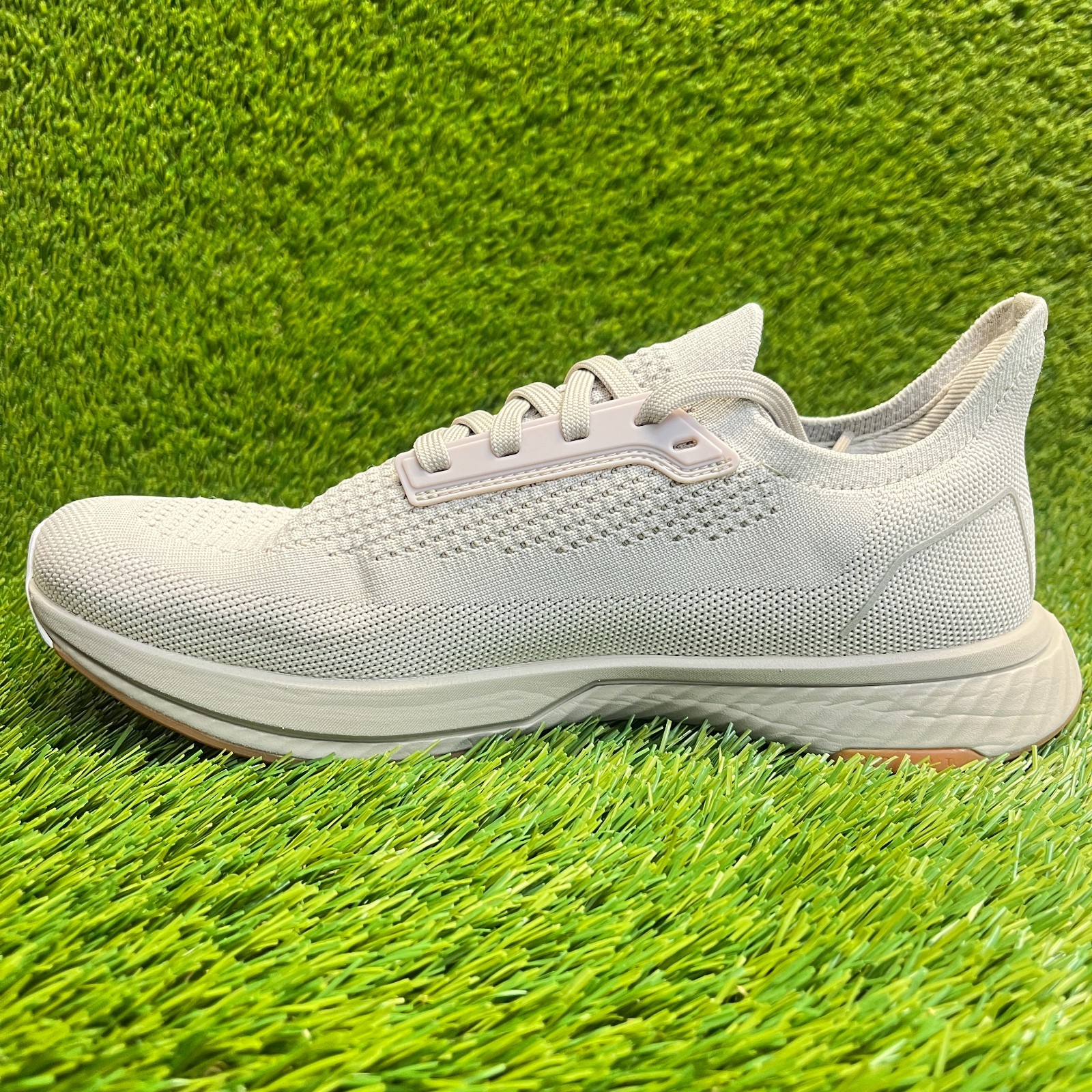 Flux Adapt Runner Sand Gum Mens Size 9 Womens Size 10.5 Running Athletic Shoes