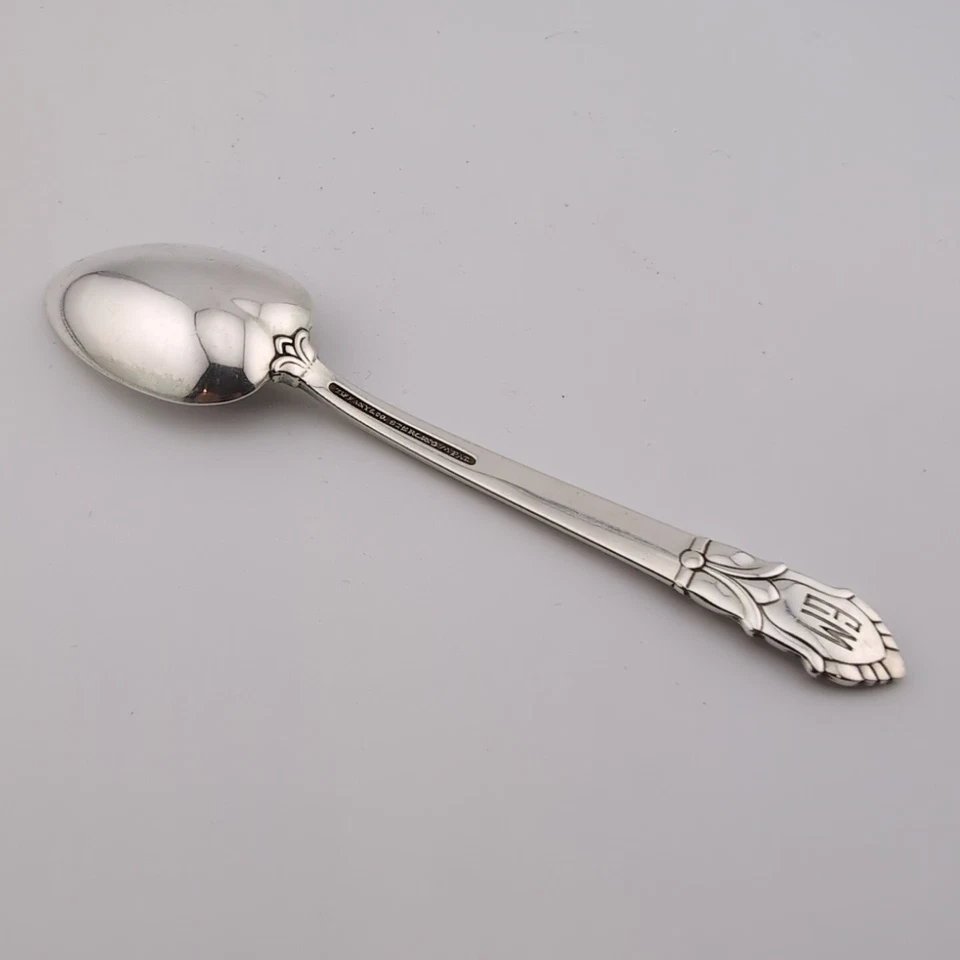 Cuchara Demitasse de plata de ley Tiffany Palmette 4 3/8" - con monograma "EM" Foto 2 de 4