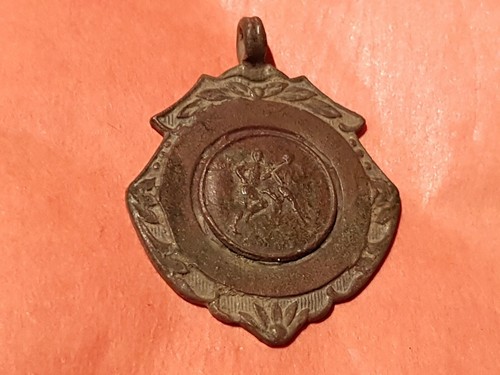 Vintage sports medallion complete! condition as photos. L134d