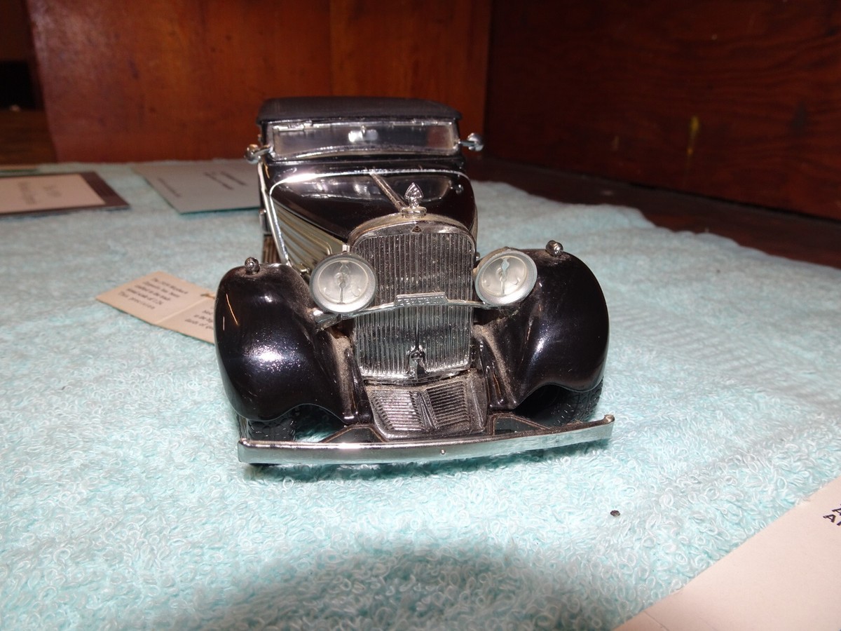 Franklin Mint Car 1:24 Scale 1939 Maybach Zeppelin (Black/silver