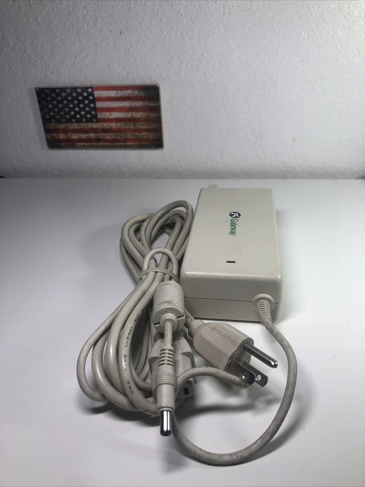 Genuine Gateway 12V /5.8 PSCV700101A - White - Image 2 of 4