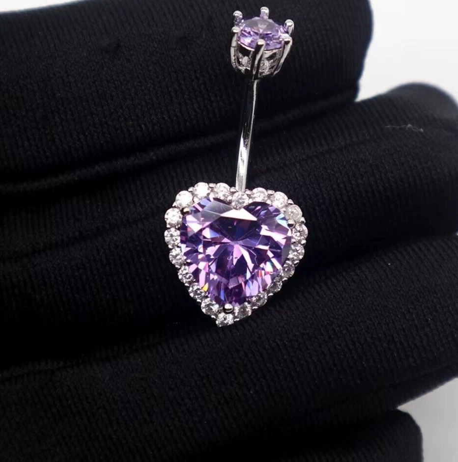 Anillo de 1 quilate corazón amatista diamante creado en laboratorio ombligo vientre chapado en oro blanco de 14K. Foto 4 de 4