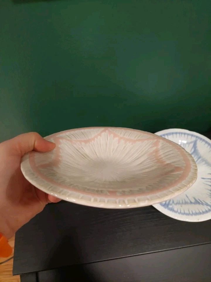 "Dos ensaladeras de postre Anthropologie Taka de 8"" hechas en Japón rosa y azul" Foto 4 de 4