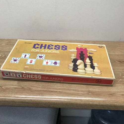 1965 SELCHOW & RIGHTER CHESS FOR JUNIORS BOARD GAME COMPLETE - Picture 7 of 9