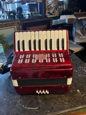Mini accordion, Yingjie Hideki 22 keys keyboard instrument red red system