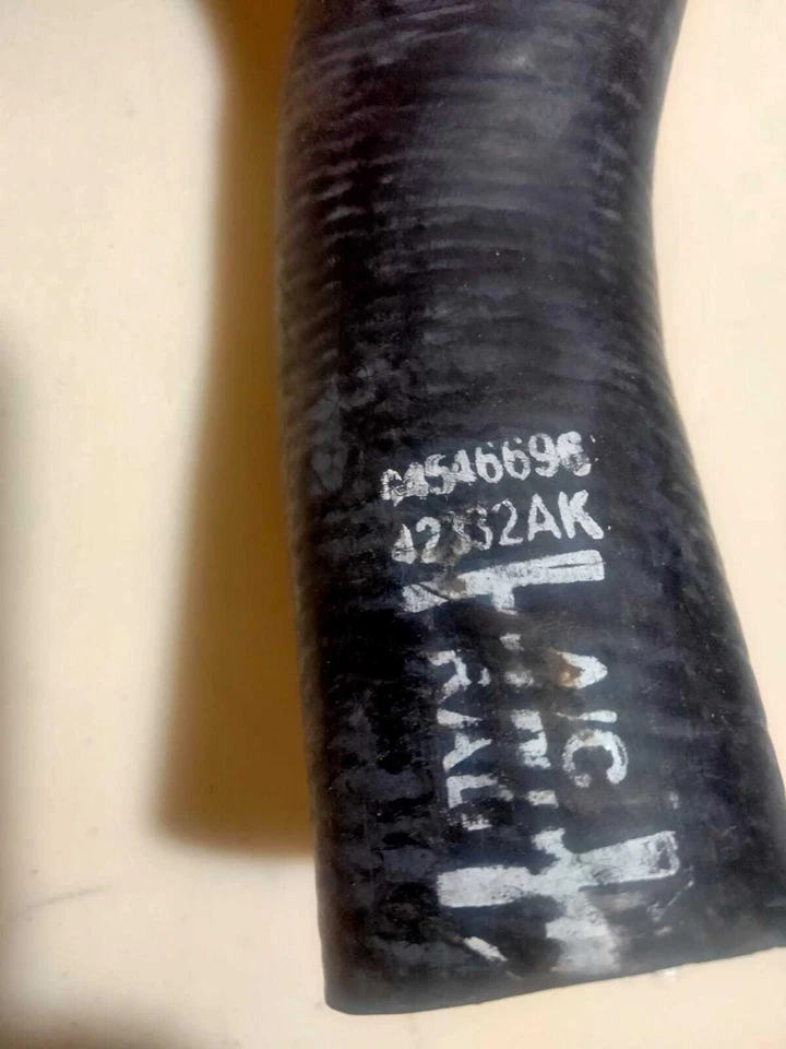 Genuine OEM Mopar Hose 04546696 42332AK Direct Replacement Part Foto 2 de 3