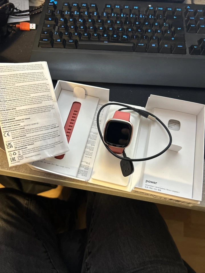 Fitbit versa 4 - Bild 2 von 3