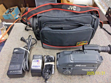 JVC Videomovie Camcorder Model GR-AX84U 1995 Cables Bag Battery, charger TESTED