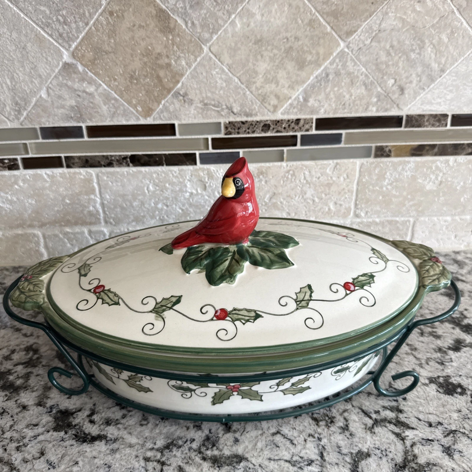 Temp-Tations Red Cardinal + Holly 2qt Casserole/Cover/trivet/Iron Holder