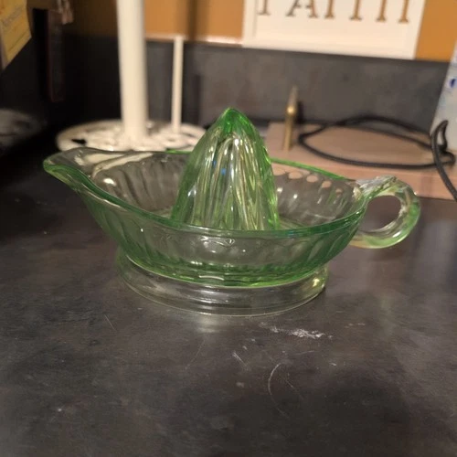 Vintage Vaseline Glass Green Uranium Citrus Reamer Juicer Handled Depression