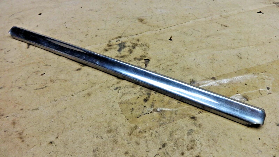 Chevy Stylemaster 1941 1948 parabrisas barra divisoria central exterior original GM Foto 2 de 4