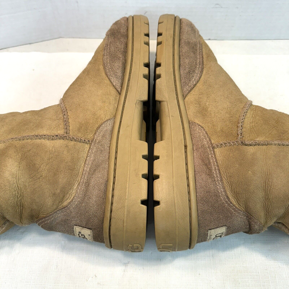 UGG Mens Size 10 Classic Short Boot 5220 Chestnut Leather & Sheepskin 9