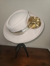 Toucan New York Los Angeles Women's White Felt Hat with Two-Tone Band Detail