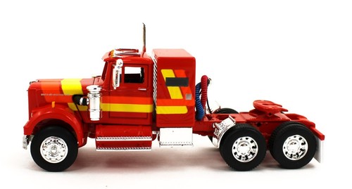 DCP 1:64 *RED* Western Star 4900 w/Mercury Sleeper & Vintage Reefer Trailer NIB! - Picture 4 of 6