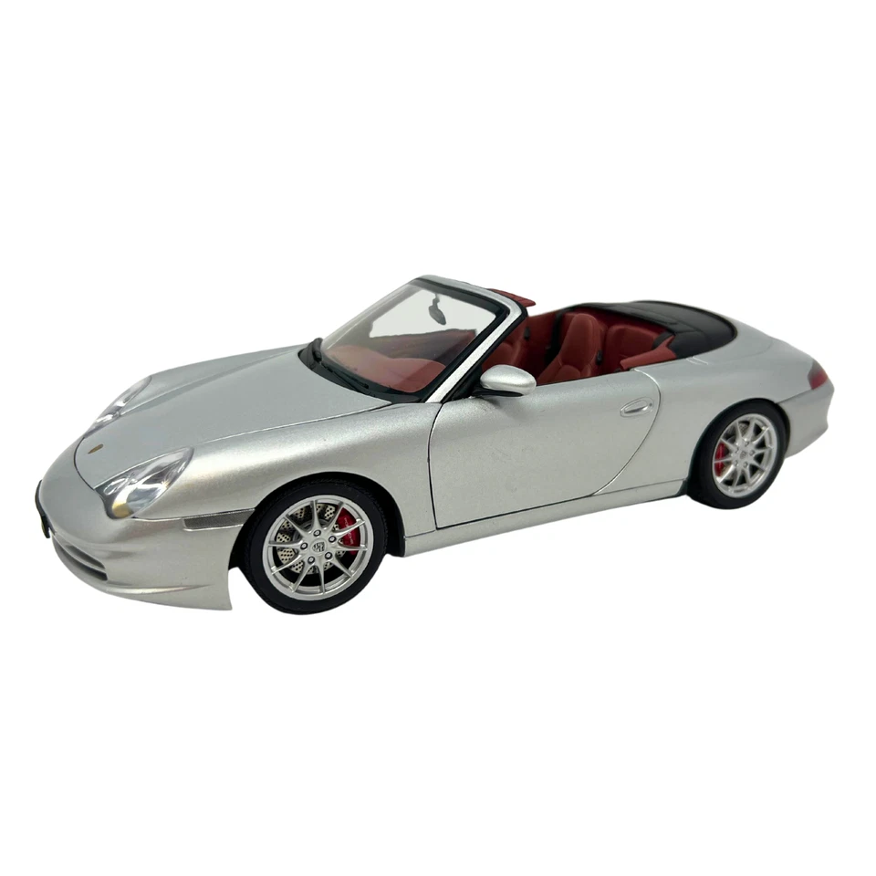 Tipo de coche Porsche 911 Carrera Cabrio Facelift plata ártica metálico 1:18 diecast Foto 2 de 4