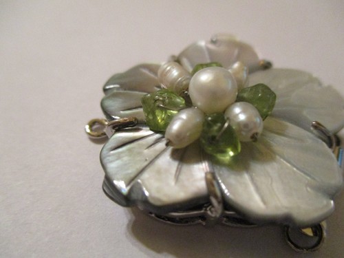 2 ~ 31 mm Shell Peridot & Pearl 3 Strand Clasp Connector Beautiful WOW SC4 - Picture 4 of 6