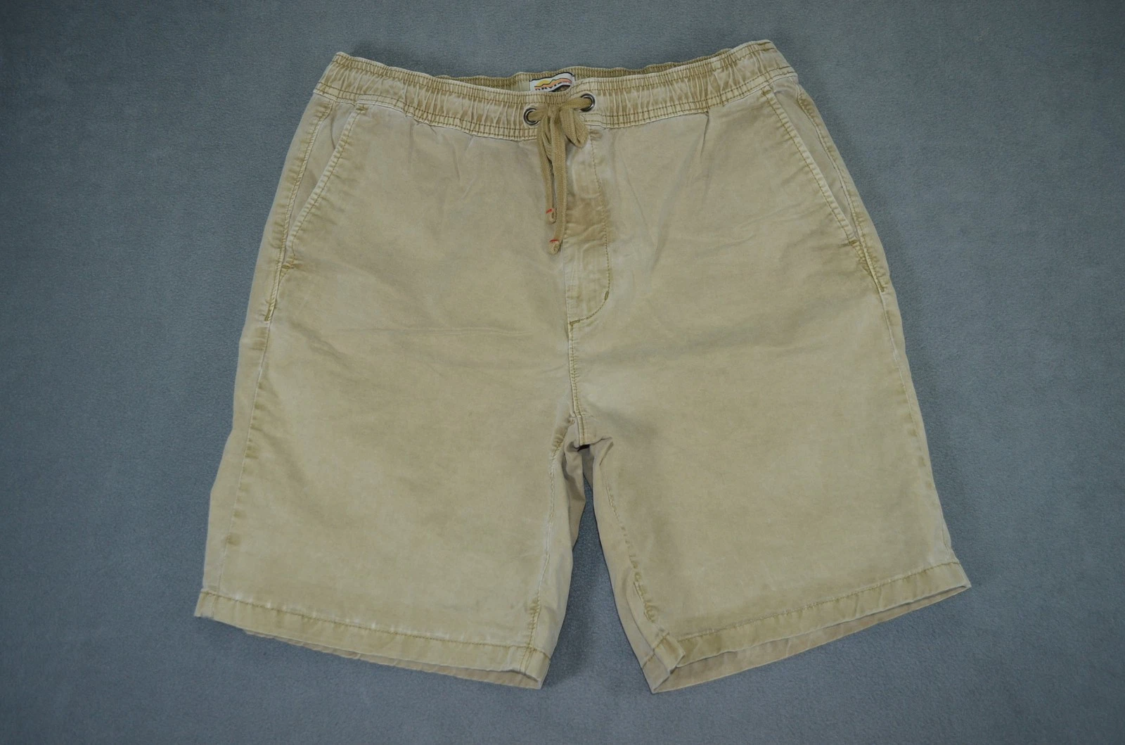 Orvis Shorts Mens Medium Khaki Drawstring Elastic Waist Chino Casual 8" Fish
